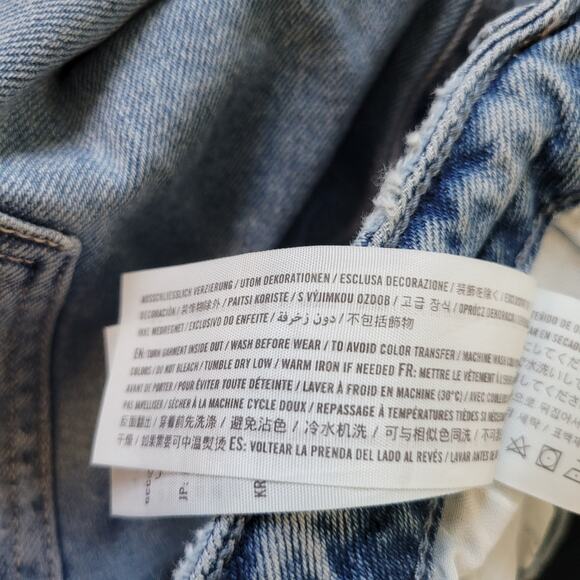 Hollister Size 19 Curvy High Rise Mom Jean Distressed Vintage Stretch Light Wash - Picture 9 of 10